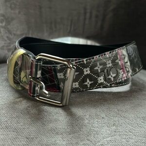 Hologram novelty belt